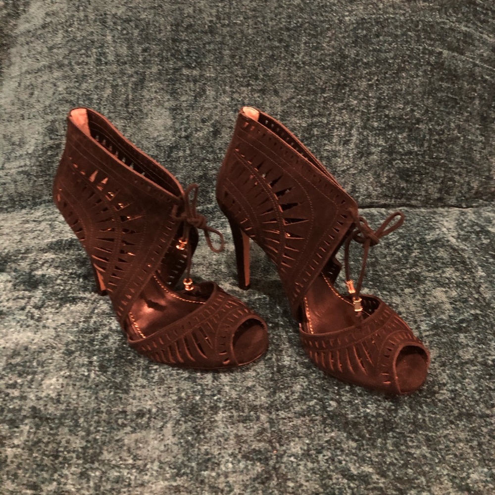 ⛔️SOLD⛔️ ivanka Trump heels